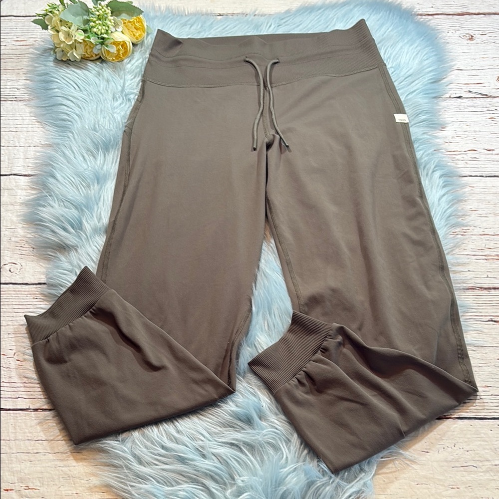 Vuori Daily Joggers Olive Green sz M